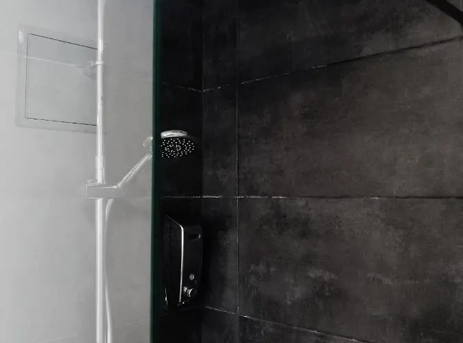 Homeforguest Island 201 Modern & Minimalist *