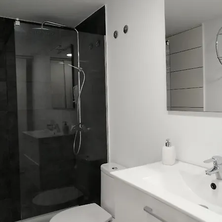 Homeforguest Island 201 Modern & Minimalist Apartman *