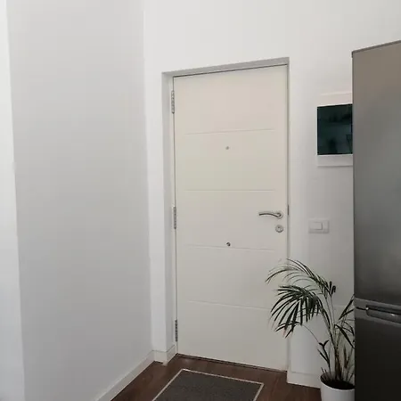 Homeforguest Island 201 Modern & Minimalist Apartman